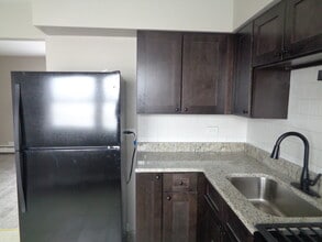 7323 W 79th St in Bridgeview, IL - Building Photo - Building Photo