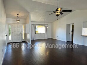 9297 Pickens St in Spring Hill, FL - Building Photo - Building Photo