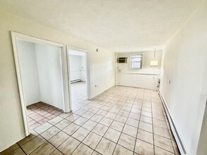 900 Lexington St in Waltham, MA - Foto de edificio - Building Photo