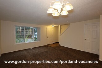 5254 SE 73rd Ave in Portland, OR - Building Photo - Building Photo