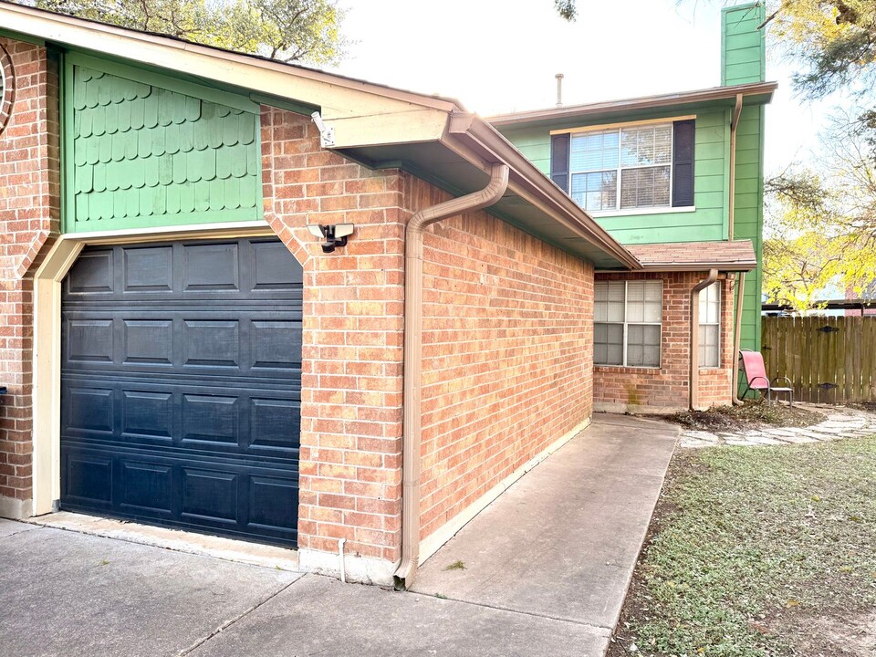 12302 Cahone Trail-Unit -B in Austin, TX - Building Photo