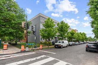 931 12th St NE in Washington, DC - Foto de edificio - Building Photo