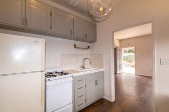 4486 Valeta St in San Diego, CA - Building Photo - Building Photo