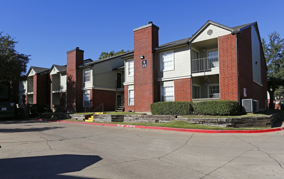 Cedar Glen in Dallas, TX - Building Photo