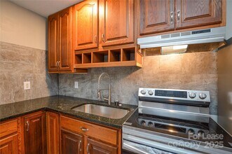 4808 Highlake Dr in Charlotte, NC - Building Photo - Building Photo