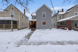 321 W Columbia St in Marion, OH - Building Photo - Building Photo