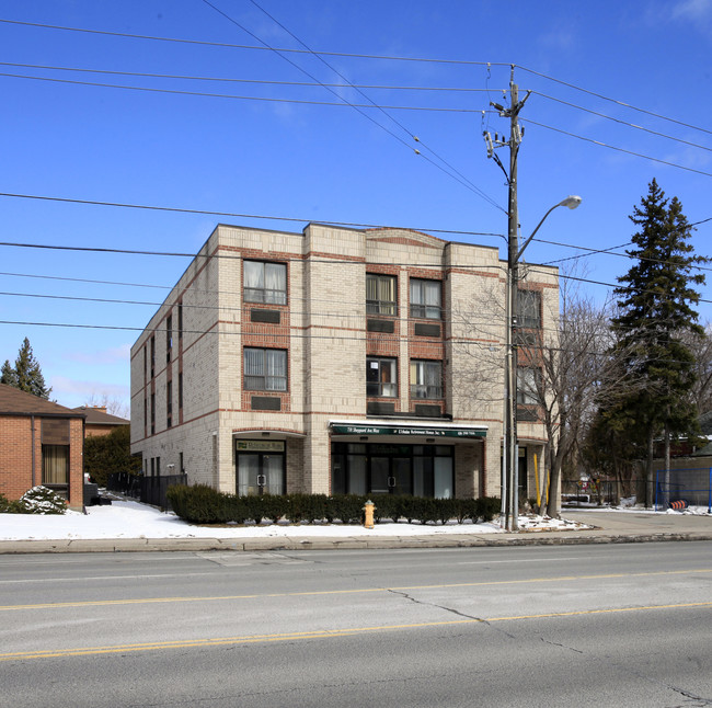 718 Sheppard Ave in Toronto, ON - Building Photo - Primary Photo