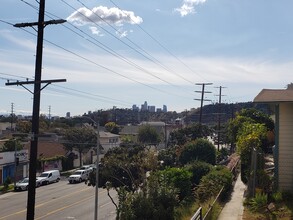 3453 N Figueroa St in Los Angeles, CA - Building Photo - Building Photo