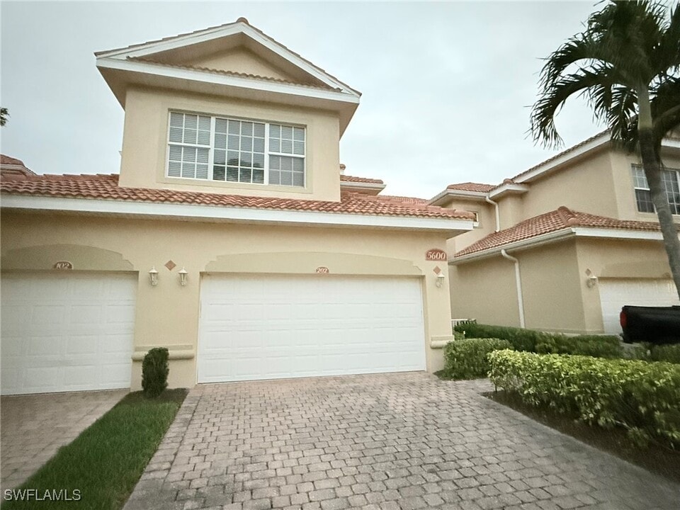 5600 Chelsey Ln in Ft. Myers, FL - Building Photo