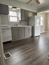 707 Green Ridge Ave in Earlville, IL - Building Photo - Building Photo