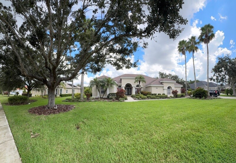 10084 Cherry Hills Ave Cir in Bradenton, FL - Building Photo