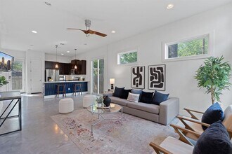 1122 1/2 Gunter St in Austin, TX - Building Photo - Building Photo