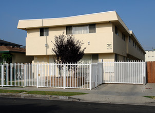 12545 Eucalyptus Ave in Hawthorne, CA - Building Photo - Building Photo