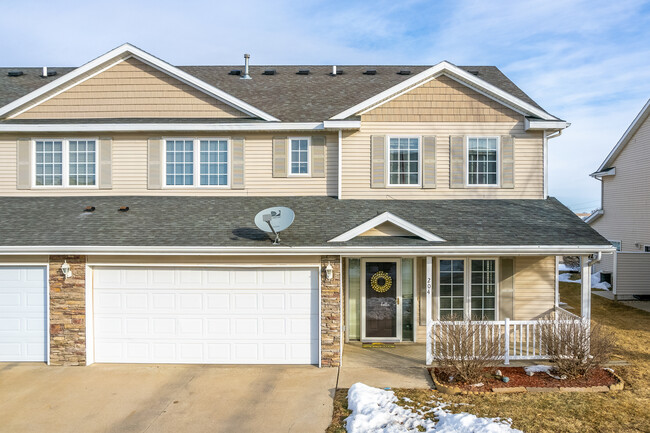 Meadowridge Townhomes in Des Moines, IA - Foto de edificio - Building Photo