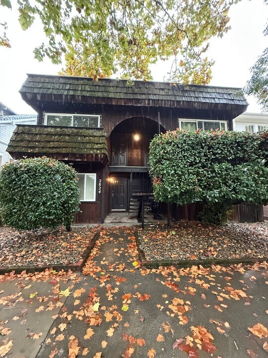 2824 I St in Sacramento, CA - Building Photo