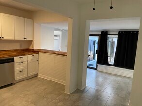 253 Mateo Way NE in St. Petersburg, FL - Building Photo - Building Photo