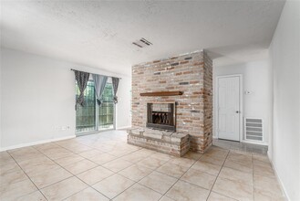 5411 Ingomar Way in Houston, TX - Building Photo - Building Photo