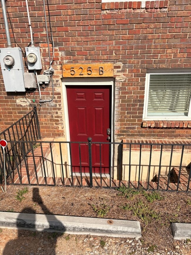 property at 525 W Hancock Ave