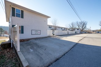 Lincoln Apartments in Waynesville, MO - Building Photo - Building Photo