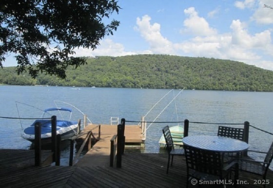 property at 8 Ledgewood Dr