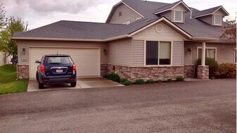 1464 Mordyl Loop in Post Falls, ID - Building Photo