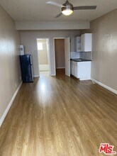 1552 Brockton Ave in Los Angeles, CA - Building Photo - Building Photo