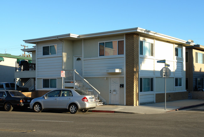 330 Balboa Blvd in Newport Beach, CA - Foto de edificio - Building Photo