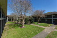 Holly Place in Lafayette, LA - Foto de edificio - Building Photo