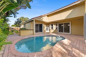 8085 Saw Palmetto Ln in Boynton Beach, FL - Building Photo - Building Photo