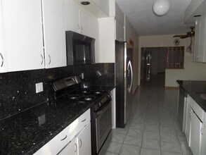 10 Windsor Rd, Unit 2 in Medford, MA - Building Photo - Building Photo