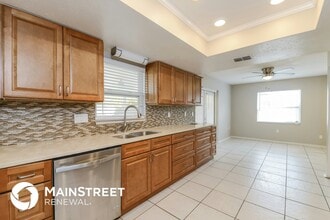 5724 Whistlewood Cir in Sarasota, FL - Building Photo - Building Photo