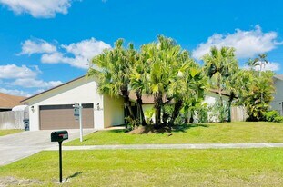 13434 Columbine Ave in Wellington, FL - Building Photo