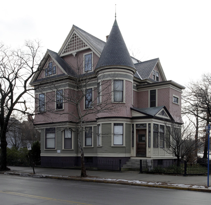 1440 Westminster St in Providence, RI - Foto de edificio