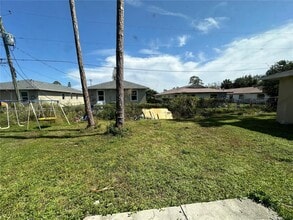 5535 Tenth Ave in Ft. Myers, FL - Building Photo - Building Photo