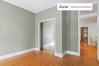 Private bedroom in 4 bed/1 bath Home in Boston, MA - Building Photo - Building Photo