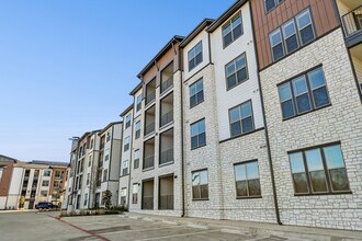 The Walden in Lewisville, TX - Foto de edificio - Building Photo