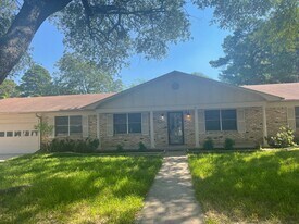 410 Delano St in Longview, TX - Building Photo
