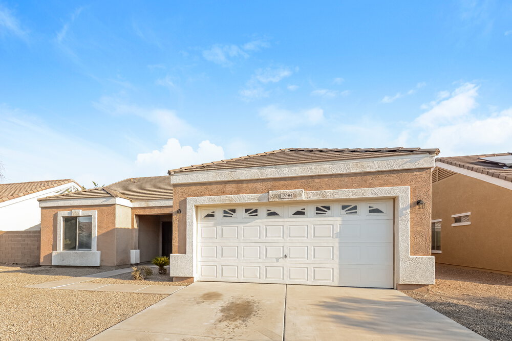 12084 W Dreyfus Dr in El Mirage, AZ - Building Photo