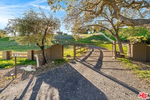 2975 Calle Bonita in Santa Ynez, CA - Building Photo