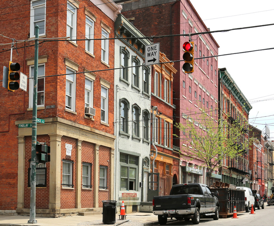 1832 Race St in Cincinnati, OH - Building Photo