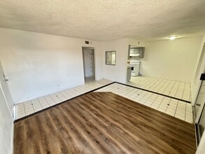 6991 Kepler Dr in Las Vegas, NV - Building Photo - Building Photo