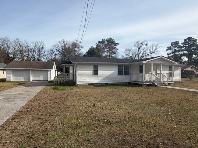 property at 6 Walnut St