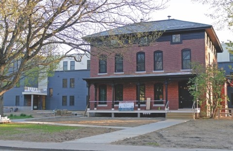 South Main Apartments in Waterbury, VT - Foto de edificio