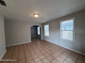 5326 Mays Dr in Jacksonville, FL - Building Photo - Building Photo