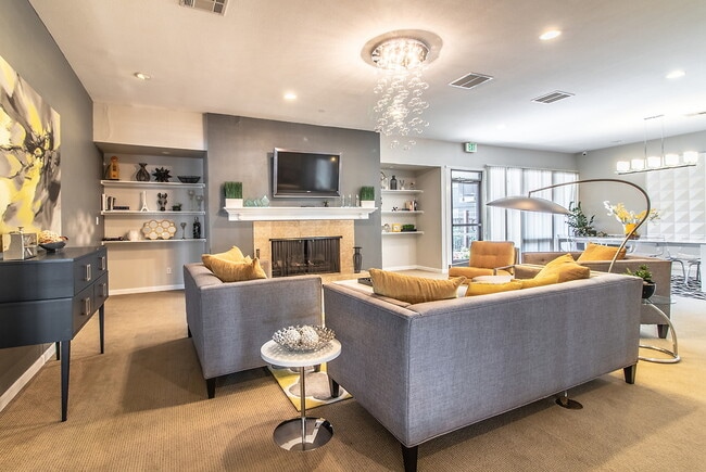 The Montclaire in Sunnyvale, CA - Foto de edificio - Building Photo