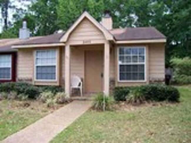 property at 3003 Richview Park Cir S