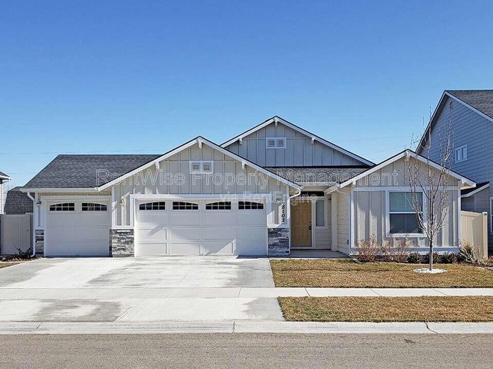 8102 S Carpenter Ave in Boise, ID - Building Photo