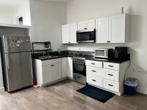 17058 Kingsbury St in Los Angeles, CA - Building Photo - Building Photo