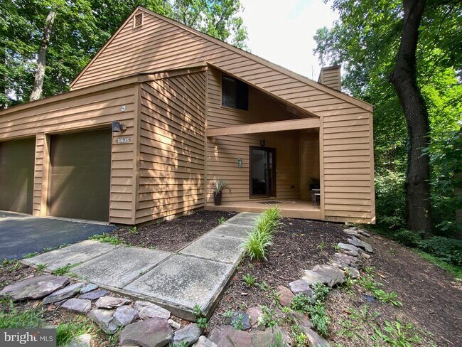 11605 Brandon Hill Way in Reston, VA - Building Photo - Building Photo