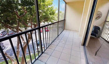 8700 SW 133rd Avenue Rd, Unit 312 in Miami, FL - Building Photo - Building Photo